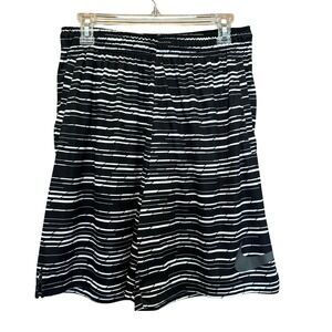 Nike Athletic Shorts Stripe Dri-FIT Gym Workout S/M Geometric Streetwear Running